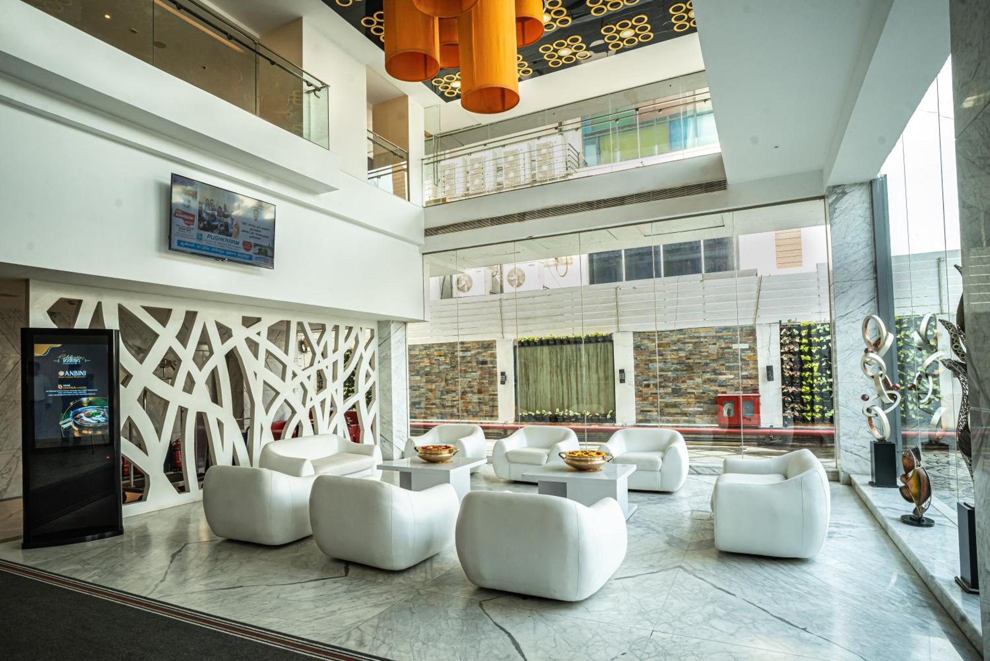 Hotel Oxina Lygon Tiruchirappalli ภายนอก รูปภาพ