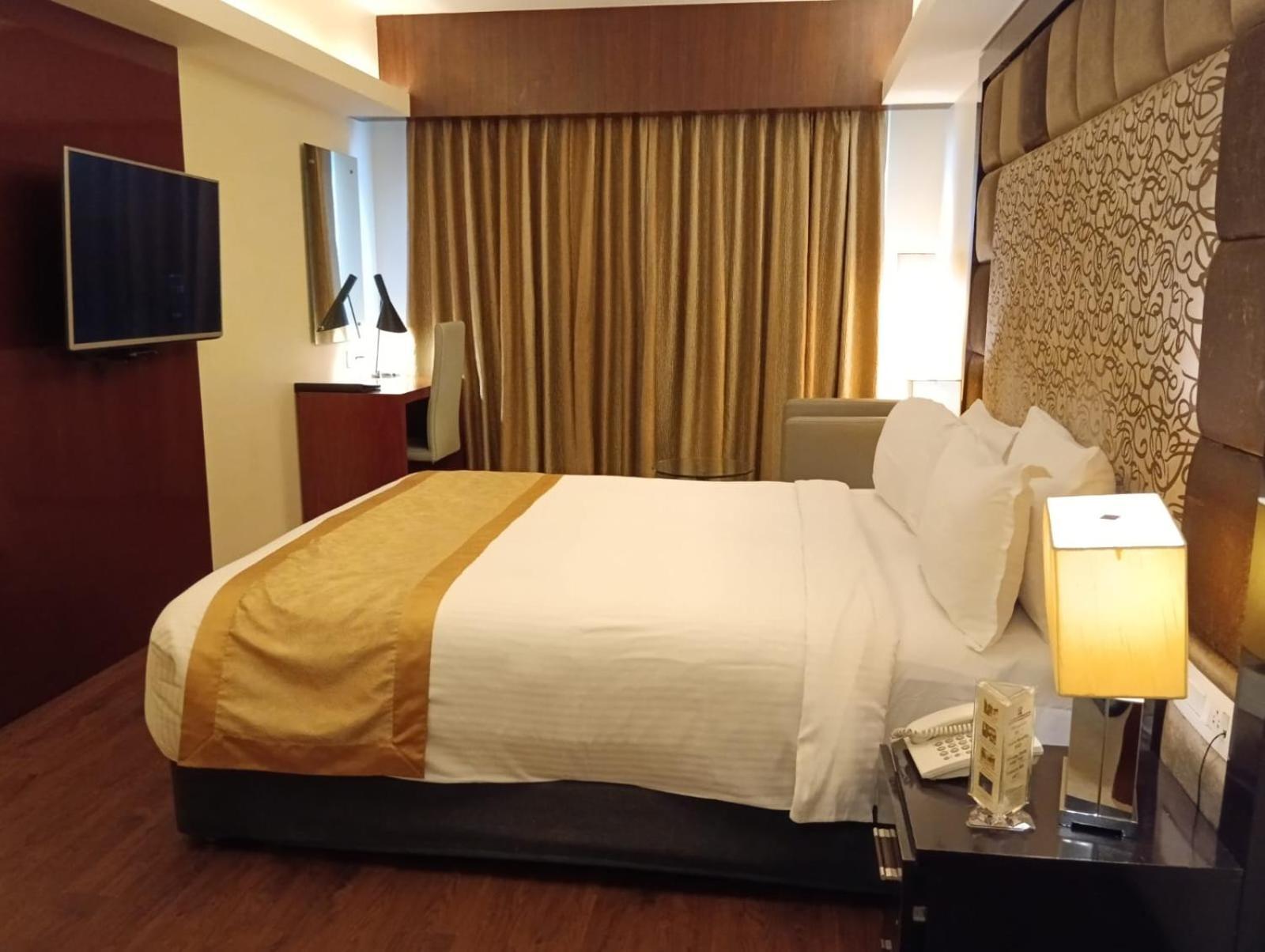 Hotel Oxina Lygon Tiruchirappalli ภายนอก รูปภาพ
