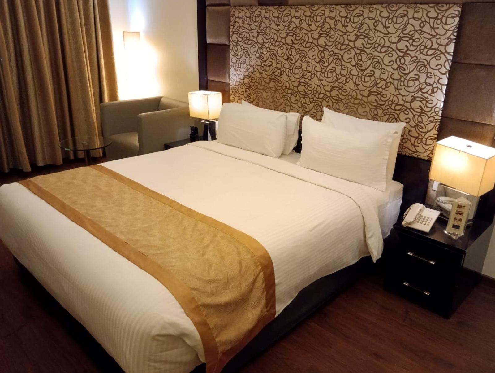 Hotel Oxina Lygon Tiruchirappalli ภายนอก รูปภาพ