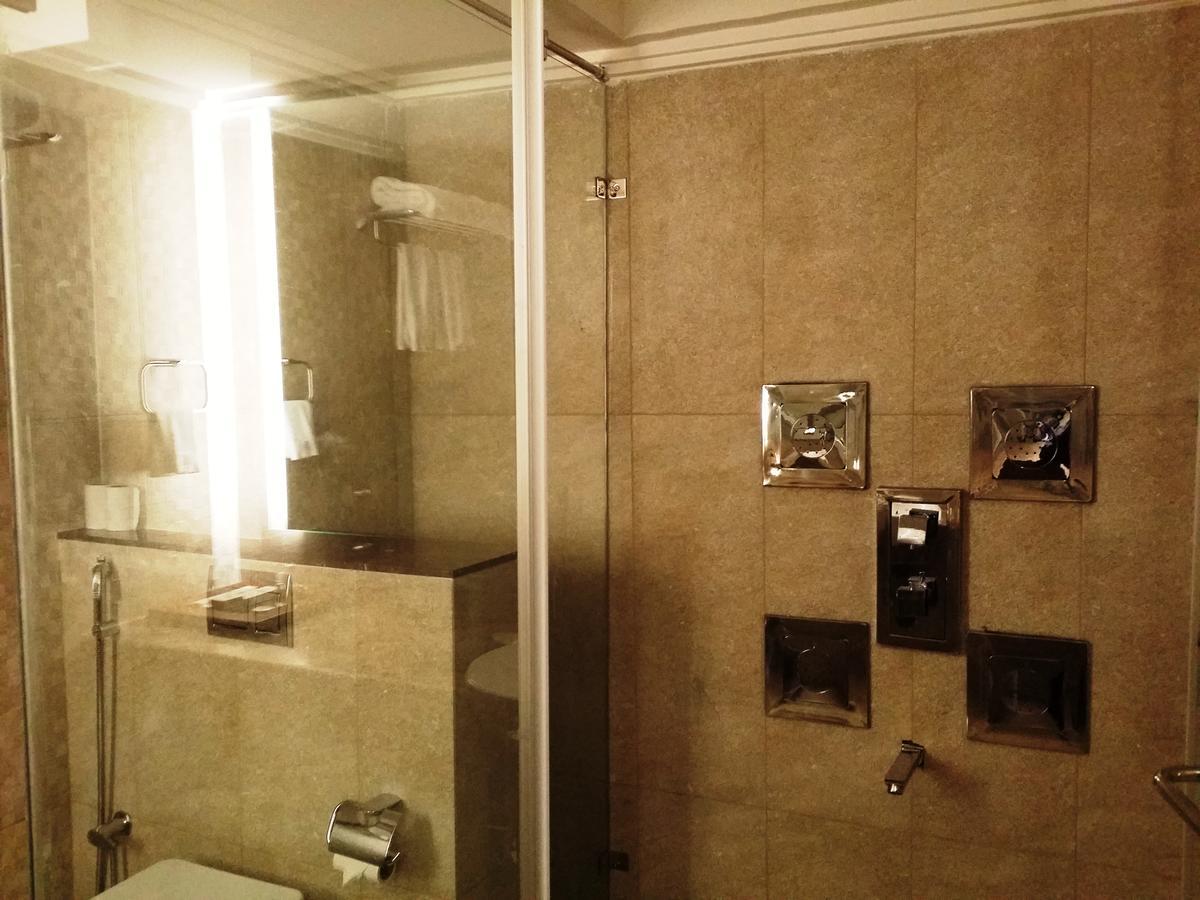 Hotel Oxina Lygon Tiruchirappalli ภายนอก รูปภาพ