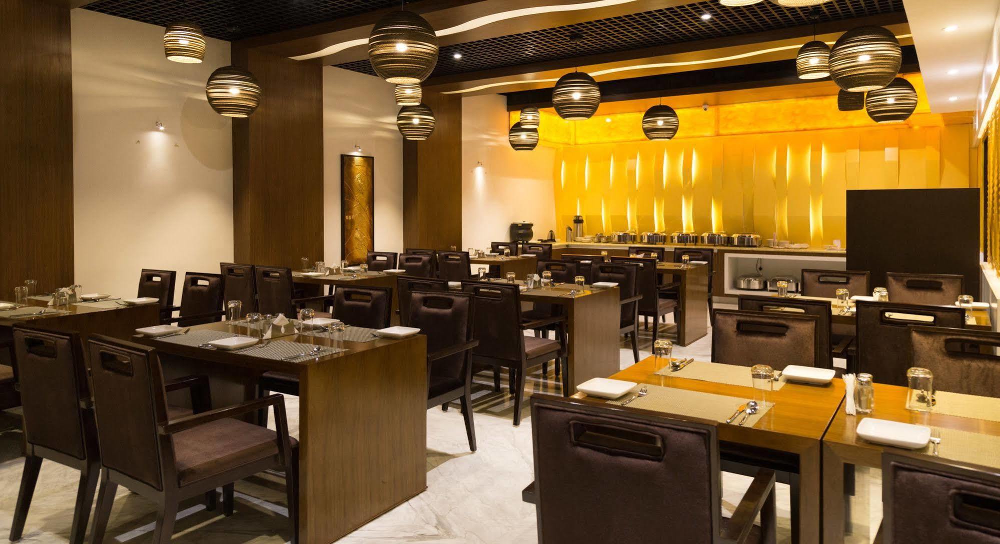 Hotel Oxina Lygon Tiruchirappalli ภายนอก รูปภาพ
