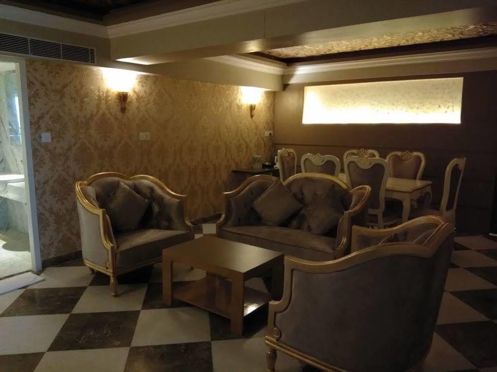 Hotel Oxina Lygon Tiruchirappalli ภายนอก รูปภาพ
