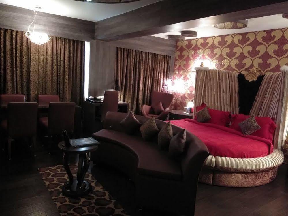 Hotel Oxina Lygon Tiruchirappalli ภายนอก รูปภาพ